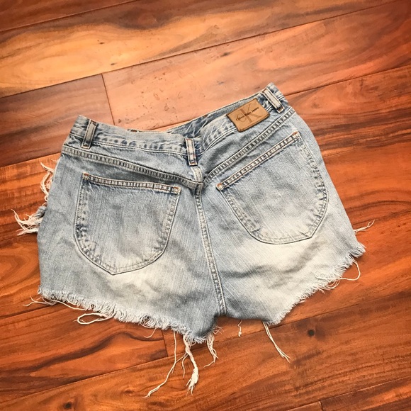 Calvin Klein distressed shorts. - Picture 3 of 4